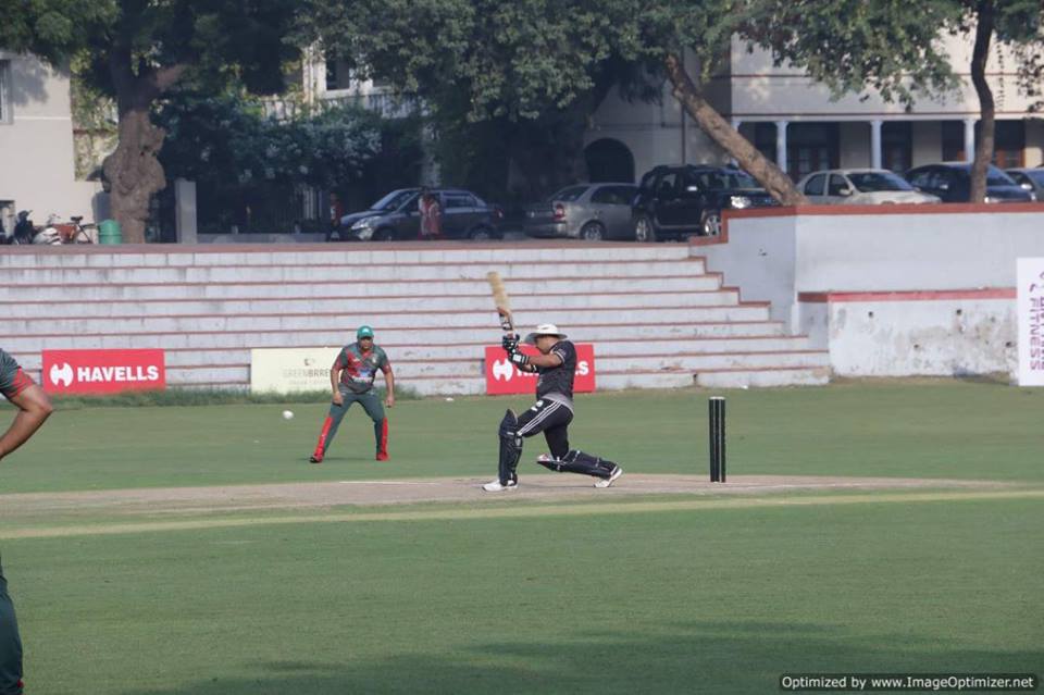 Match 3 - Doxa Knights won by 89 Runs (Group A)<br>
1st Innings --> Doxa Knights - 210/4 in 20.0 overs<br>
2nd Innings --> Doxa Panthers - 121/9 in 20.0 overs<br>
<br>
With Javed Khan's Man Of The Match performance (83 Runs, 2 Wickets) Knights sealed an easy victory over Panthers in their first clash. Amarjeet Sahni and Amit Sharma shone from the Panther's. Accolades from this matches are<br>
 <br>
- Man of the Match: Javed Khan<br>
- HAVELLS Maximum Sixes: Javed Khan<br>
- Hello Best Fielder: Anshuman Gupta<br>
- Supa Corn Maximum Wickets: Rahul V Kumar<br>
- Injali Economical Bowler: Javed Khan