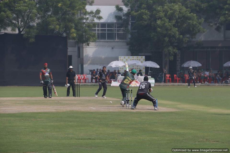 Match 3 - Doxa Knights won by 89 Runs (Group A)<br>
1st Innings --> Doxa Knights - 210/4 in 20.0 overs<br>
2nd Innings --> Doxa Panthers - 121/9 in 20.0 overs<br>
<br>
With Javed Khan's Man Of The Match performance (83 Runs, 2 Wickets) Knights sealed an easy victory over Panthers in their first clash. Amarjeet Sahni and Amit Sharma shone from the Panther's. Accolades from this matches are<br>
 <br>
- Man of the Match: Javed Khan<br>
- HAVELLS Maximum Sixes: Javed Khan<br>
- Hello Best Fielder: Anshuman Gupta<br>
- Supa Corn Maximum Wickets: Rahul V Kumar<br>
- Injali Economical Bowler: Javed Khan