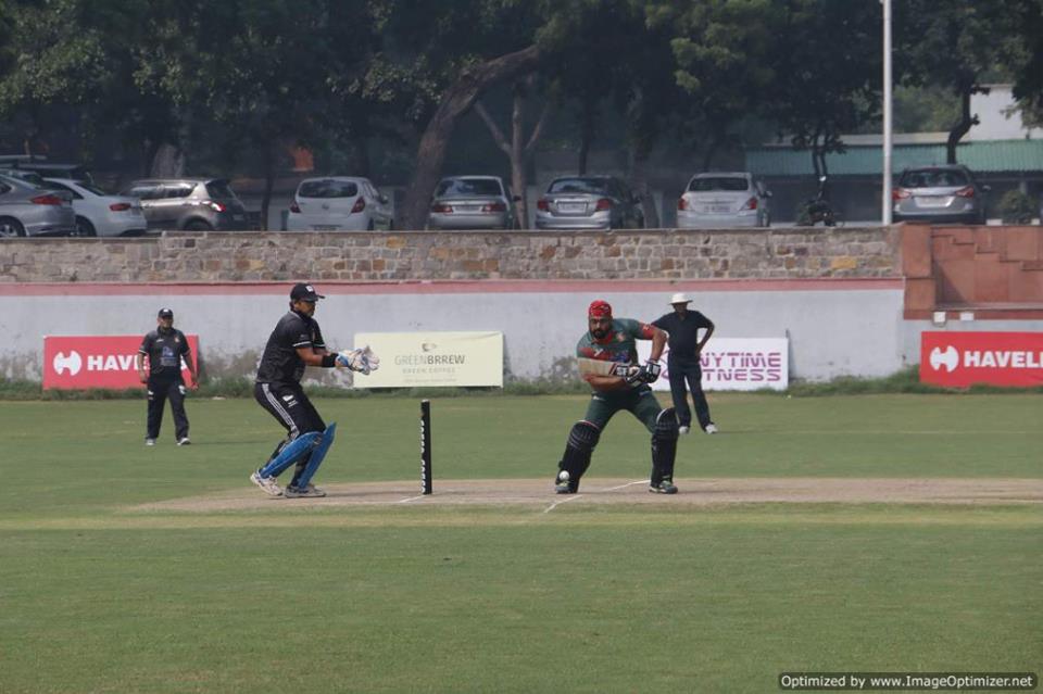 Match 3 - Doxa Knights won by 89 Runs (Group A)<br>
1st Innings --> Doxa Knights - 210/4 in 20.0 overs<br>
2nd Innings --> Doxa Panthers - 121/9 in 20.0 overs<br>
<br>
With Javed Khan's Man Of The Match performance (83 Runs, 2 Wickets) Knights sealed an easy victory over Panthers in their first clash. Amarjeet Sahni and Amit Sharma shone from the Panther's. Accolades from this matches are<br>
 <br>
- Man of the Match: Javed Khan<br>
- HAVELLS Maximum Sixes: Javed Khan<br>
- Hello Best Fielder: Anshuman Gupta<br>
- Supa Corn Maximum Wickets: Rahul V Kumar<br>
- Injali Economical Bowler: Javed Khan