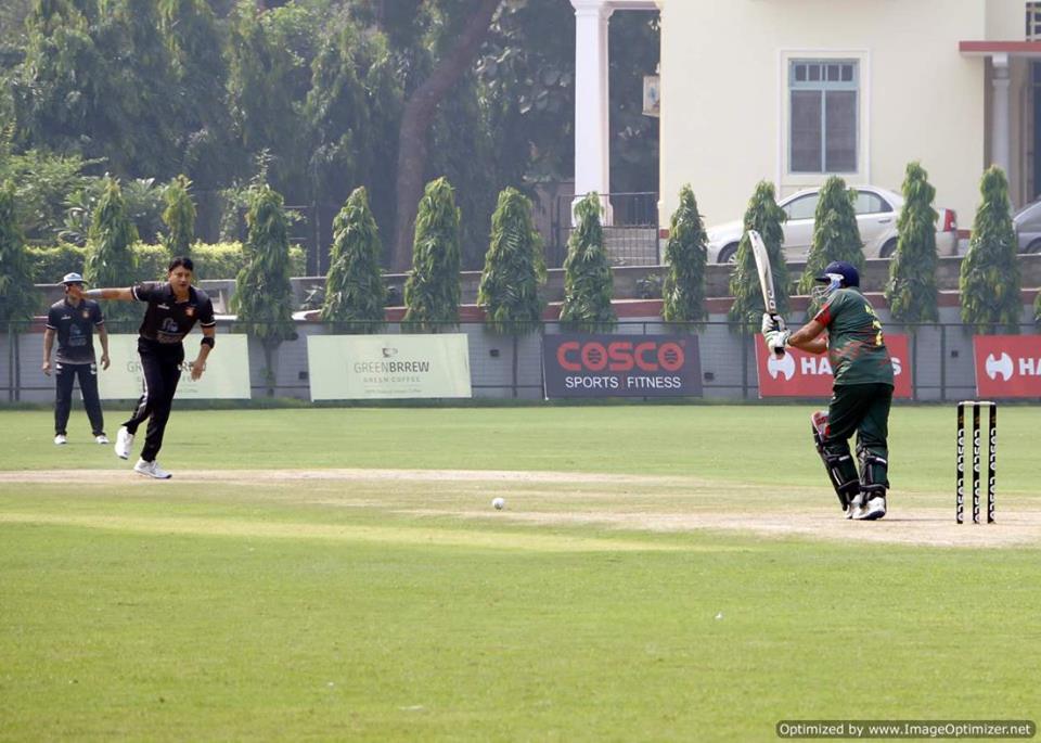 Match 3 - Doxa Knights won by 89 Runs (Group A)<br>
1st Innings --> Doxa Knights - 210/4 in 20.0 overs<br>
2nd Innings --> Doxa Panthers - 121/9 in 20.0 overs<br>
<br>
With Javed Khan's Man Of The Match performance (83 Runs, 2 Wickets) Knights sealed an easy victory over Panthers in their first clash. Amarjeet Sahni and Amit Sharma shone from the Panther's. Accolades from this matches are<br>
 <br>
- Man of the Match: Javed Khan<br>
- HAVELLS Maximum Sixes: Javed Khan<br>
- Hello Best Fielder: Anshuman Gupta<br>
- Supa Corn Maximum Wickets: Rahul V Kumar<br>
- Injali Economical Bowler: Javed Khan