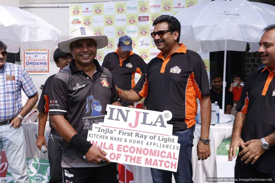 Match 3 - Doxa Knights won by 89 Runs (Group A)<br>
1st Innings --> Doxa Knights - 210/4 in 20.0 overs<br>
2nd Innings --> Doxa Panthers - 121/9 in 20.0 overs<br>
<br>
With Javed Khan's Man Of The Match performance (83 Runs, 2 Wickets) Knights sealed an easy victory over Panthers in their first clash. Amarjeet Sahni and Amit Sharma shone from the Panther's. Accolades from this matches are<br>
 <br>
- Man of the Match: Javed Khan<br>
- HAVELLS Maximum Sixes: Javed Khan<br>
- Hello Best Fielder: Anshuman Gupta<br>
- Supa Corn Maximum Wickets: Rahul V Kumar<br>
- Injali Economical Bowler: Javed Khan
