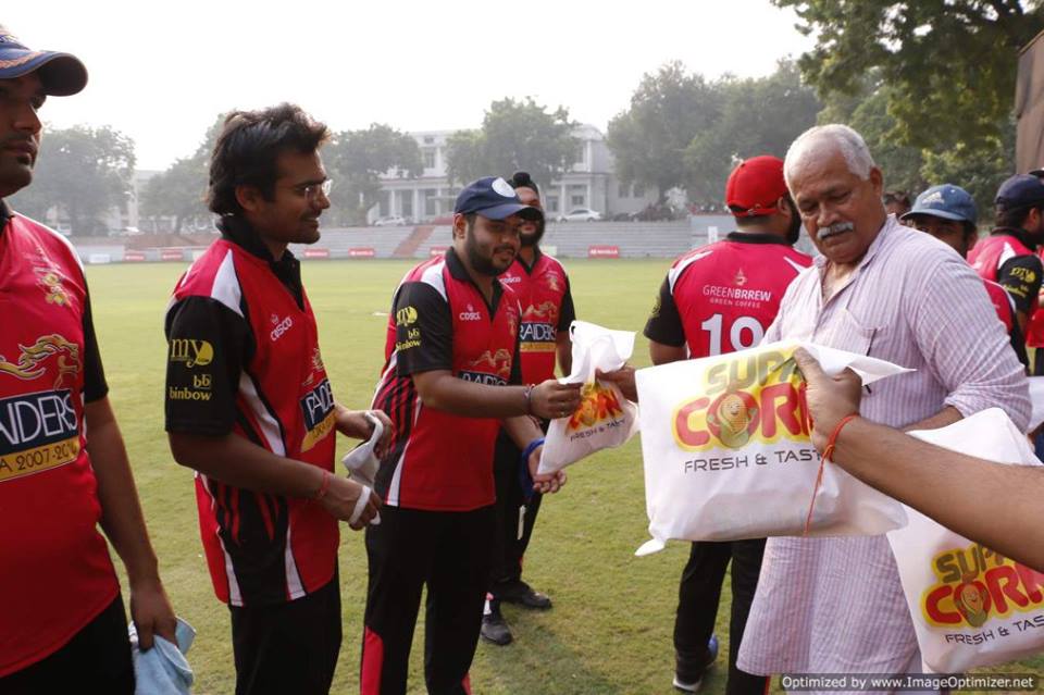 Match 4 - Doxa Raiders won by 7 Wickets (Group B)<br>
1st Innings --> Doxa Brats - 93/10 in 18.3 overs<br>
2nd Innings --> Doxa Raiders - 97/3 in 17.2 overs<br>
<br>
Brats struggled to put runs on the board for the Raiders to chase. Himalya (DOXA Brats) scored (25 runs, 1 wicket) more than 25% of the runs of the total. But Rahul Baweja (38* runs, 4 wickets) of Raiders turned, almost single handedly, the match in Raiders's side.<br>
<br>
- Man of the Match: Rahul Baweja<br>
- HAVELLS Maximum Sixes: Ritesh Gupta<br>
- Hello Best Fielder: Tarundeep Kohli<br>
- Supa Corn Maximum Wickets: Rahul Baweja<br>
- Injali Economical Bowler: Himalya Chauhan<br>
<br>
The MVPs of Knights and Raiders, Javed and Rahul respectively, are reigning on top 2 positions of 'Top All Rounders' of this tournament. They have taken a huge lead over others players in points. It will take some special efforts to take over these two wonderful players. <br>
<br>
Now all the teams are warmed up, Week 3 will give 3 teams the chance to stay put in the tournament and Knights will be gunning for another win <br>
<br>
Group A: DOXA Wizards vs DOXA Knights<br>
Group B: DOXA Strike Force vs DOXA Brats<br>
<br>
Wish you a great Sporting Weekend!