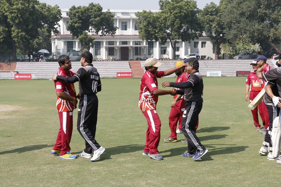 Match 5 - Doxa Knights won by 8 Wickets (Group A)<br>
1st Innings --> Doxa Wizards - 120/8 in 20.0 overs<br>
2nd Innings --> Doxa Knights - 122/2 in 10.1 overs<br>
<br>
With the help from a blistering 57 off 25 balls from Vishal Kapoor, the Doxa Knights were easily able to chase down a meager total of 121 in just over 10 overs. <br>
 <br>
- SPA Magic Man of the Match: Vishal Kapoor<br>
- HAVELLS Maximum Sixes: Anshuman Gupta<br>
- Hello Best Fielder: Varun Kumar<br>
- Supa Corn Maximum Wickets: Rajesh Gupta<br>
- Injla Economical Bowler: Prashant VKR