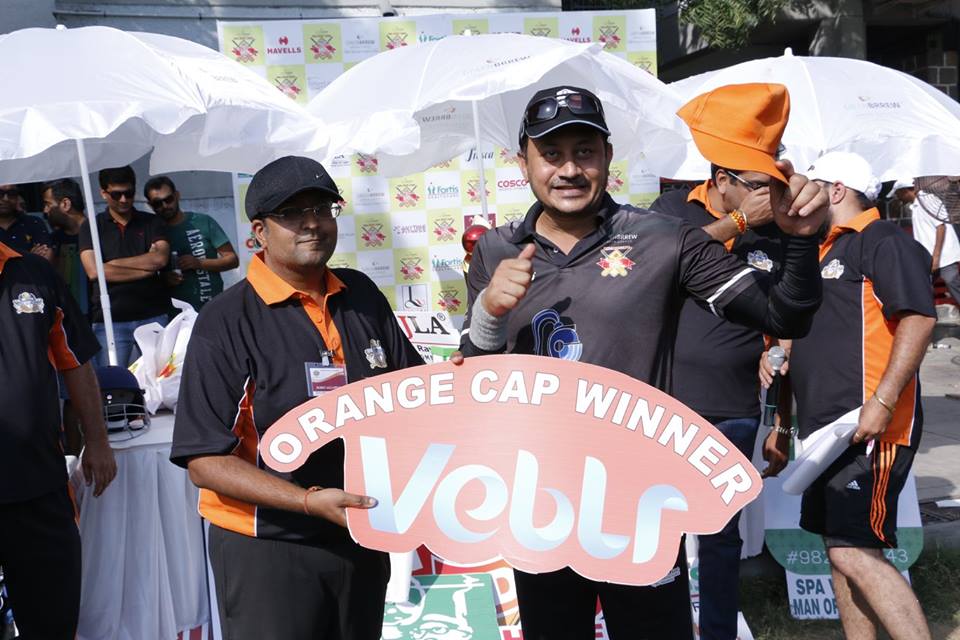Match 5 - Doxa Knights won by 8 Wickets (Group A)<br>
1st Innings --> Doxa Wizards - 120/8 in 20.0 overs<br>
2nd Innings --> Doxa Knights - 122/2 in 10.1 overs<br>
<br>
With the help from a blistering 57 off 25 balls from Vishal Kapoor, the Doxa Knights were easily able to chase down a meager total of 121 in just over 10 overs. <br>
 <br>
- SPA Magic Man of the Match: Vishal Kapoor<br>
- HAVELLS Maximum Sixes: Anshuman Gupta<br>
- Hello Best Fielder: Varun Kumar<br>
- Supa Corn Maximum Wickets: Rajesh Gupta<br>
- Injla Economical Bowler: Prashant VKR