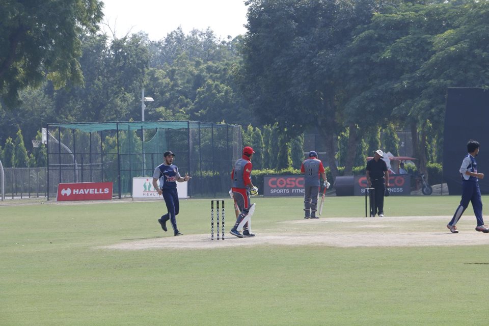 Match 6 - Doxa Brats won by 7 Wickets (Group B)<br>
1st Innings --> Doxa Strike Force - 88/10 in 17.2 overs<br>
2nd Innings --> Doxa Brats - 92/3 in 10.5 overs<br>
<br>
The Doxa Strike Force never really looked like they were upto the task. They went to bat first and were bowled out for just 88 runs. In reply, the Doxa Brats chased the target in pretty easily, with their highest scorer being Abhay Kaushik.<br>
<br>
- SPA Magic Man of the Match: Chirag Sharma<br>
- HAVELLS Maximum Sixes: Raghav Sharma<br>
- Hello Rice Best Fielder: Aryan Raj Mishra<br>
- Supa Corn Maximum Wickets: Chirag Sharma<br>
- Injla Economical Bowler: Himalya Chauhan<br>
<br>
The Doxa Knights sit comfortably at the top of Group A with a 100% match win record, thanks to some MVP performances by 2 of their players - Javed Khan and Vishal Kapoor.<br>
<br>
Here are the two fixtures for Week 4 to be held on 23rd October 2016.<br>
<br>
Group A: DOXA Devils vs DOXA Panthers<br>
Group B: DOXA Pythons vs DOXA Raiders<br>
<br>
Wish you a great Sporting Weekend!