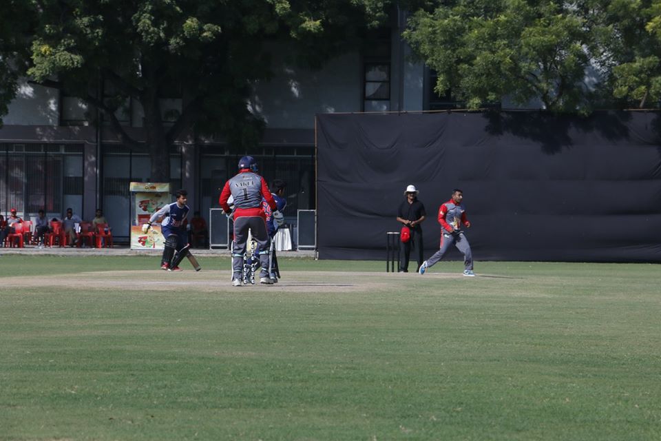 Match 6 - Doxa Brats won by 7 Wickets (Group B)<br>
1st Innings --> Doxa Strike Force - 88/10 in 17.2 overs<br>
2nd Innings --> Doxa Brats - 92/3 in 10.5 overs<br>
<br>
The Doxa Strike Force never really looked like they were upto the task. They went to bat first and were bowled out for just 88 runs. In reply, the Doxa Brats chased the target in pretty easily, with their highest scorer being Abhay Kaushik.<br>
<br>
- SPA Magic Man of the Match: Chirag Sharma<br>
- HAVELLS Maximum Sixes: Raghav Sharma<br>
- Hello Rice Best Fielder: Aryan Raj Mishra<br>
- Supa Corn Maximum Wickets: Chirag Sharma<br>
- Injla Economical Bowler: Himalya Chauhan<br>
<br>
The Doxa Knights sit comfortably at the top of Group A with a 100% match win record, thanks to some MVP performances by 2 of their players - Javed Khan and Vishal Kapoor.<br>
<br>
Here are the two fixtures for Week 4 to be held on 23rd October 2016.<br>
<br>
Group A: DOXA Devils vs DOXA Panthers<br>
Group B: DOXA Pythons vs DOXA Raiders<br>
<br>
Wish you a great Sporting Weekend!