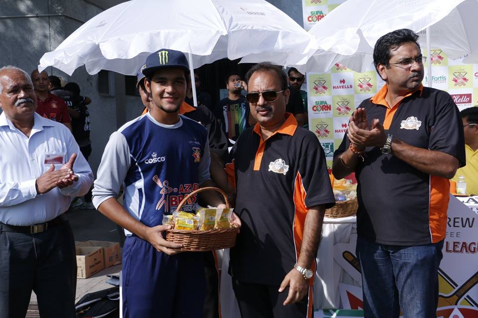 Match 6 - Doxa Brats won by 7 Wickets (Group B)<br>
1st Innings --> Doxa Strike Force - 88/10 in 17.2 overs<br>
2nd Innings --> Doxa Brats - 92/3 in 10.5 overs<br>
<br>
The Doxa Strike Force never really looked like they were upto the task. They went to bat first and were bowled out for just 88 runs. In reply, the Doxa Brats chased the target in pretty easily, with their highest scorer being Abhay Kaushik.<br>
<br>
- SPA Magic Man of the Match: Chirag Sharma<br>
- HAVELLS Maximum Sixes: Raghav Sharma<br>
- Hello Rice Best Fielder: Aryan Raj Mishra<br>
- Supa Corn Maximum Wickets: Chirag Sharma<br>
- Injla Economical Bowler: Himalya Chauhan<br>
<br>
The Doxa Knights sit comfortably at the top of Group A with a 100% match win record, thanks to some MVP performances by 2 of their players - Javed Khan and Vishal Kapoor.<br>
<br>
Here are the two fixtures for Week 4 to be held on 23rd October 2016.<br>
<br>
Group A: DOXA Devils vs DOXA Panthers<br>
Group B: DOXA Pythons vs DOXA Raiders<br>
<br>
Wish you a great Sporting Weekend!