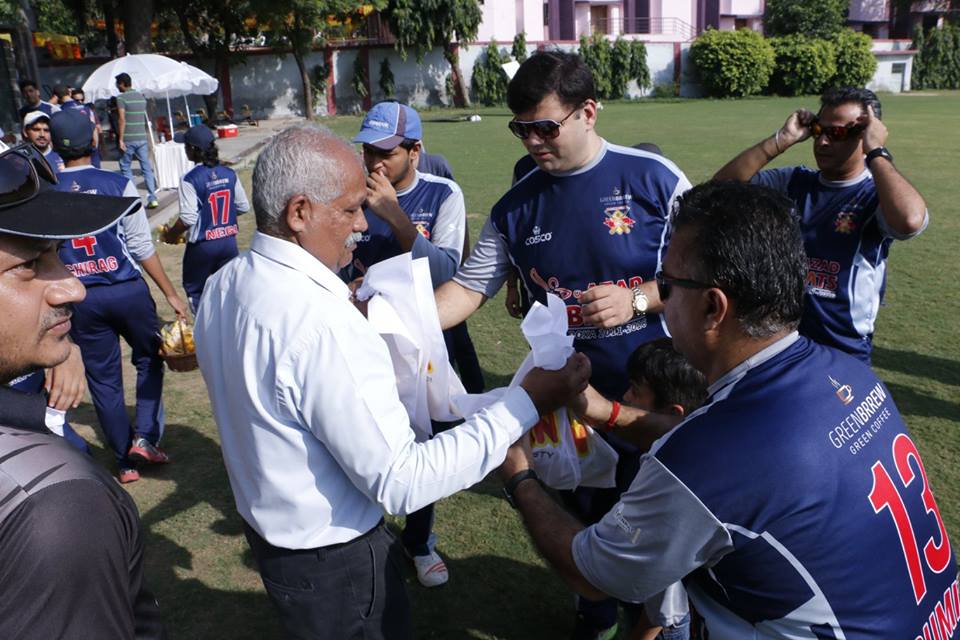 Match 6 - Doxa Brats won by 7 Wickets (Group B)<br>
1st Innings --> Doxa Strike Force - 88/10 in 17.2 overs<br>
2nd Innings --> Doxa Brats - 92/3 in 10.5 overs<br>
<br>
The Doxa Strike Force never really looked like they were upto the task. They went to bat first and were bowled out for just 88 runs. In reply, the Doxa Brats chased the target in pretty easily, with their highest scorer being Abhay Kaushik.<br>
<br>
- SPA Magic Man of the Match: Chirag Sharma<br>
- HAVELLS Maximum Sixes: Raghav Sharma<br>
- Hello Rice Best Fielder: Aryan Raj Mishra<br>
- Supa Corn Maximum Wickets: Chirag Sharma<br>
- Injla Economical Bowler: Himalya Chauhan<br>
<br>
The Doxa Knights sit comfortably at the top of Group A with a 100% match win record, thanks to some MVP performances by 2 of their players - Javed Khan and Vishal Kapoor.<br>
<br>
Here are the two fixtures for Week 4 to be held on 23rd October 2016.<br>
<br>
Group A: DOXA Devils vs DOXA Panthers<br>
Group B: DOXA Pythons vs DOXA Raiders<br>
<br>
Wish you a great Sporting Weekend!