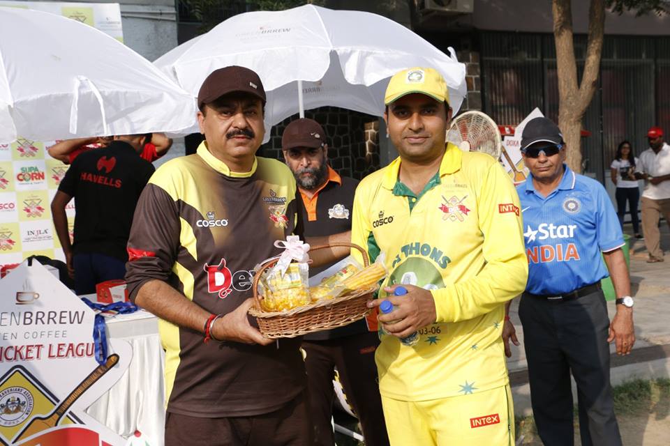 Match 8 - Doxa Pythons won by 5 runs (Group B)<br>
1st Innings --> Doxa Pythons - 151/5 in 20 Overs<br>
2nd Innings --> Doxa Raiders - 146/8 in 20 overs<br>
<br>
Jatin Arora was the top scorer for the Pythons with a 50 off 42 balls, with support from Priyank Massey and Gaurav Trivedi. Raiders gave a good fight chasing the total, the contribution mainly from Rahul Baweja. In the end, Apratim Chauhan's quick 3 wickets in 2 wickets did the job for the Pythons.<br>
<br>
- SPA Magic Man of the Match : Jatin Arora<br>
- HAVELLS Maximum Sixes : Rachit Dewan<br>
- Hello Rice Best Fielder : Gaurav Trivedi<br>
- Supa Corn Maximum Wickets : Apratim Chauhan<br>
- Injla Economical Bowler : Samir Chaudhary<br>
<br>
The Doxa Devils are now comfortable with their 6 points in Group A. They are assured of the qualification along with the Doxa Knights. In Group B however, it is still wide-open. Do check out our mailer on Thursday, explaining all the possible outcomes of Group B.<br>
<br>
Here are the two fixtures for Week 5 to be held on 6th November 2016, after the Diwali break.<br>
<br>
Group A: DOXA Wizards vs DOXA Panthers<br>
Group B: DOXA Strike Force vs DOXA Raiders<br>
<br>
Wish you a great Diwali Weekend!