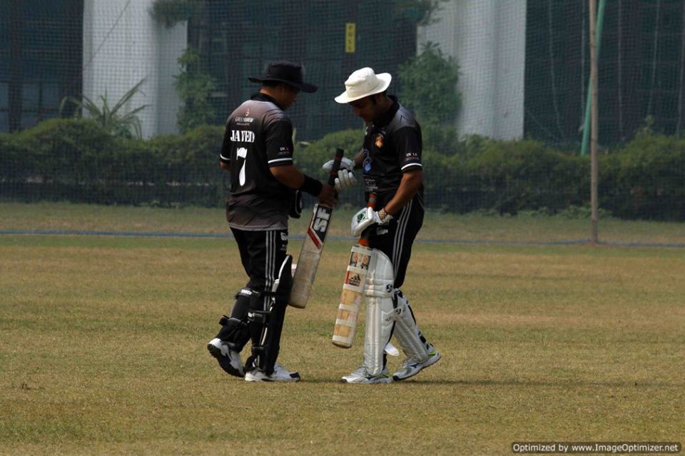 Semi-Final 1 - Doxa Knights vs Doxa Brats<br>
1st Innings -> Doxa Brats -  142/8 in 20.0 overs<br>
2nd Innings -> Doxa Knights - 147/6 in 20.0 overs<br>
<br>
The match started with Doxa Brats' batting innings first. They were able to reach a respectable total of 142 runs, thanks mainly to Himalya Chauhan's innings of 36. In the Knights' innings, Knights had a good start thanks to Ravi Chopra and Varun Kumar, but after a few wickets which included two run-outs, the match was won by Vishal Kapoor for the Knights, who played a blistering innings of 77.<br>
<br>
- Delhi Test House Man of the Match : Vishal Kapoor<br>
- HAVELLS Maximum Sixes : Vishal Kapoor<br>
- Hello Rice Best Fielder : Aradhya Shandilya<br>
- Supa Corn Maximum Wickets : Javed Khan<br>
- Injla Economical Bowler : Chirag Sharma