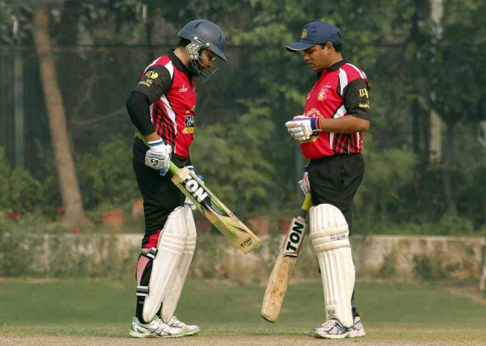 Semi-Final 2 - Doxa Raiders vs Doxa Devils<br>
1st Innings -> Doxa Raiders -  205/4 in 20.0 overs<br>
2nd Innings -> Doxa Devils - 108/10 in 14.4 overs<br>
<br>
Officially the 3rd highest total of the tournament, the Brats scored 205 in the first innings of the 2nd Semi-Final, thanks mainly to Karan Trivedi's exceptionally aggressive innings and Ritesh Gupta's fast paced knock. Both of them got a half-century (Scorecard). The Devils' innings started well,thanks to Prafull Chauhan's quick half-century, but collapsed very quickly thereafter. <br>
<br>
- Delhi Test House Man of the Match : Karan Trivedi<br>
- HAVELLS Maximum Sixes : Karan Trivedi<br>
- Hello Rice Best Fielder : Rachit Dewan<br>
- Supa Corn Maximum Wickets : Rahul Baweja<br>
- Injla Economical Bowler : Manish Agarwal<br>
<br>
With only one match to go, as of after the semi-finals, the top 5 all-rounders in the tournament are lead by players of the Raiders and the Knights. Rahul Baweja (Raiders) and Karan Trivedi (Raiders) lead with 524 and 473 points respectively. <br>
<br>
In the top Batsmen stats, Vishal Kapoor (Knights), Ritesh Gupta (Raiders) and Karan Trivedi (Raiders) are 1-2-3 with 309, 281 and 255 points respectively. <br>
<br>
Whereas in the top bowlers stat, Rahul Baweja (Raiders) leads with 360 points, next is Kapil Manglani (Devils) with 332 and third is Sameer Chaudhry (Raiders) with 287 points. There is a lot to achieve in the individual stats. <br>
<br>
The Final would be held on the 20th of November at the St. Xaviers School. <br>
<br>
The Final - Doxa Knights vs Doxa Raiders<br>
<br>
Wish you a great Sporting Weekend!