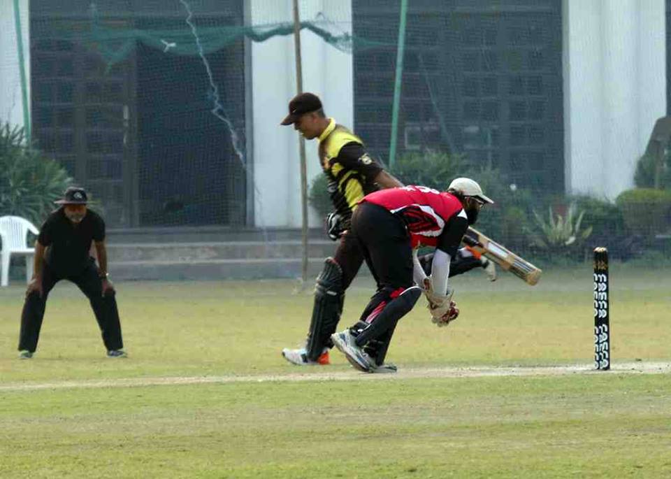 Semi-Final 2 - Doxa Raiders vs Doxa Devils<br>
1st Innings -> Doxa Raiders -  205/4 in 20.0 overs<br>
2nd Innings -> Doxa Devils - 108/10 in 14.4 overs<br>
<br>
Officially the 3rd highest total of the tournament, the Brats scored 205 in the first innings of the 2nd Semi-Final, thanks mainly to Karan Trivedi's exceptionally aggressive innings and Ritesh Gupta's fast paced knock. Both of them got a half-century (Scorecard). The Devils' innings started well,thanks to Prafull Chauhan's quick half-century, but collapsed very quickly thereafter. <br>
<br>
- Delhi Test House Man of the Match : Karan Trivedi<br>
- HAVELLS Maximum Sixes : Karan Trivedi<br>
- Hello Rice Best Fielder : Rachit Dewan<br>
- Supa Corn Maximum Wickets : Rahul Baweja<br>
- Injla Economical Bowler : Manish Agarwal<br>
<br>
With only one match to go, as of after the semi-finals, the top 5 all-rounders in the tournament are lead by players of the Raiders and the Knights. Rahul Baweja (Raiders) and Karan Trivedi (Raiders) lead with 524 and 473 points respectively. <br>
<br>
In the top Batsmen stats, Vishal Kapoor (Knights), Ritesh Gupta (Raiders) and Karan Trivedi (Raiders) are 1-2-3 with 309, 281 and 255 points respectively. <br>
<br>
Whereas in the top bowlers stat, Rahul Baweja (Raiders) leads with 360 points, next is Kapil Manglani (Devils) with 332 and third is Sameer Chaudhry (Raiders) with 287 points. There is a lot to achieve in the individual stats. <br>
<br>
The Final would be held on the 20th of November at the St. Xaviers School. <br>
<br>
The Final - Doxa Knights vs Doxa Raiders<br>
<br>
Wish you a great Sporting Weekend!
